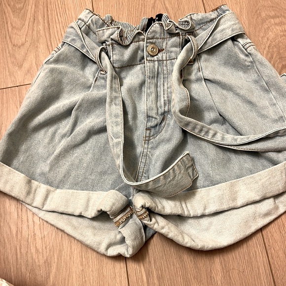 BDG Paper bag tie Denim high Mom shorts - Picture 2 of 6